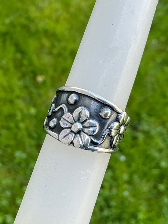 Vintage Jewelry - Vintage Mexico Sterling Silver Ring Signed Daisy Flower Band Oxidized Design